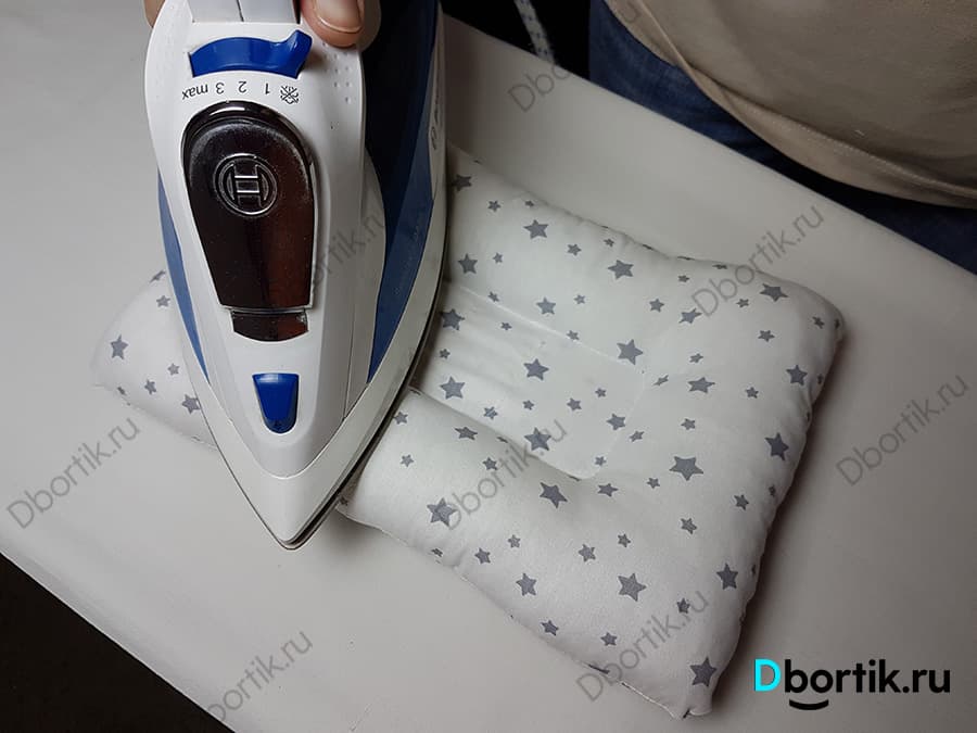 Ортопедическая подушка для новорожденных: как использовать, с какого возраста
