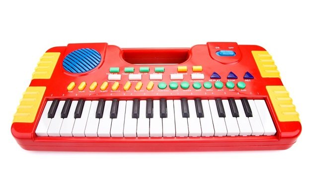 Детское пианино с дополнительными кнопками и клавишами