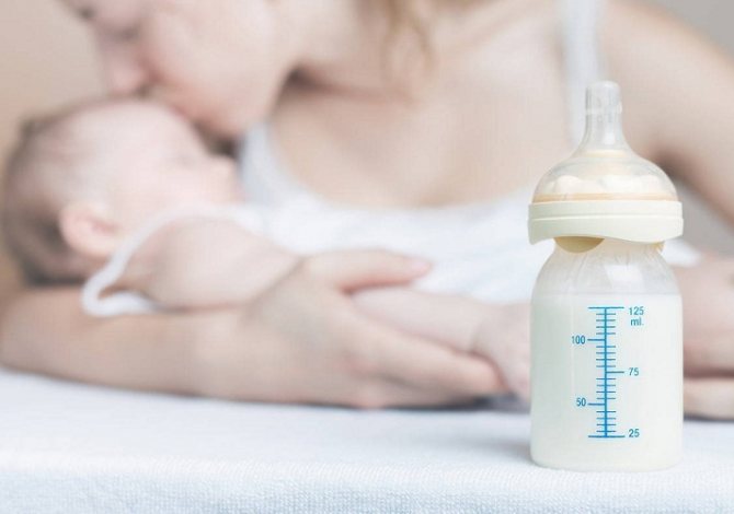 Обязательно проверяйте температуру молока перед кормлением грудью