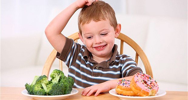 Ребенок не ест в детском саду Комаровский – как детки кушают в садике?